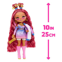 Load image into Gallery viewer, L.O.L. SURPRISE! OMG Golden Heart Fashion Doll
